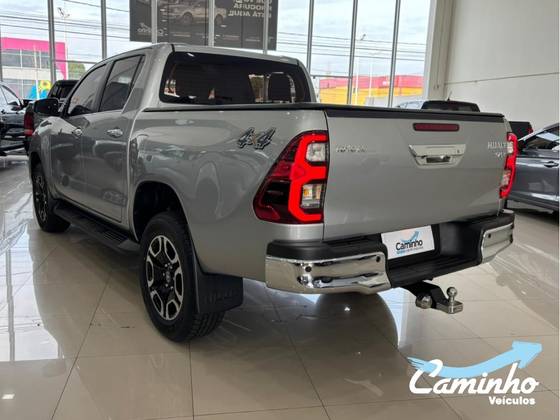TOYOTA HILUX 2.8 D-4D TURBO DIESEL CD SRX 4X4 AUTOMÁTICO — foto 7