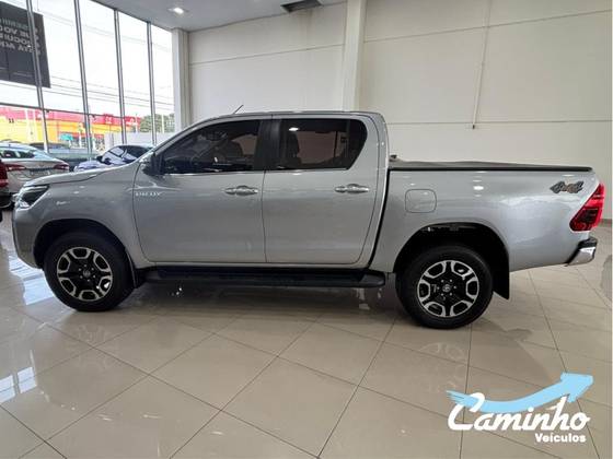TOYOTA HILUX 2.8 D-4D TURBO DIESEL CD SRX 4X4 AUTOMÁTICO — foto 8