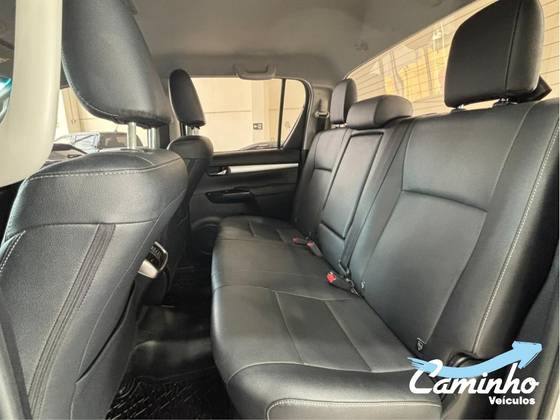 TOYOTA HILUX 2.8 D-4D TURBO DIESEL CD SRX 4X4 AUTOMÁTICO — foto 9