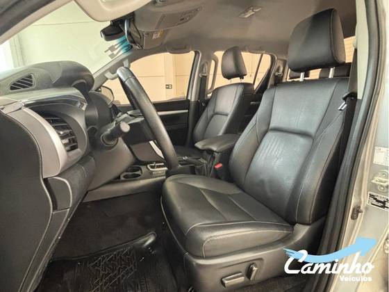 TOYOTA HILUX 2.8 D-4D TURBO DIESEL CD SRX 4X4 AUTOMÁTICO — foto 10