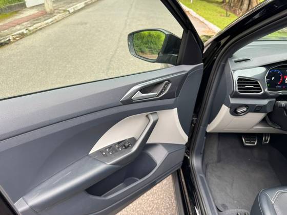 VOLKSWAGEN T-CROSS 1.4 250 TSI TOTAL FLEX HIGHLINE AUTOMÁTICO — foto 9