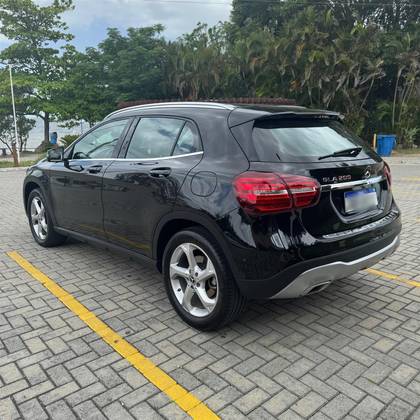 MERCEDES-BENZ GLA 200 1.6 CGI FLEX ADVANCE 7G-DCT — foto 5