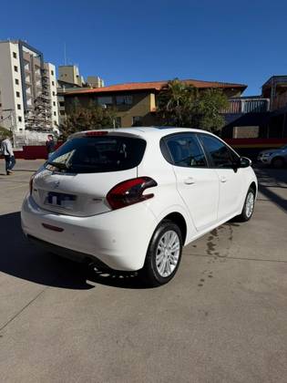 PEUGEOT 208 1.2 ALLURE 12V FLEX 4P MANUAL — foto 3