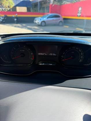 PEUGEOT 208 1.2 ALLURE 12V FLEX 4P MANUAL — foto 8