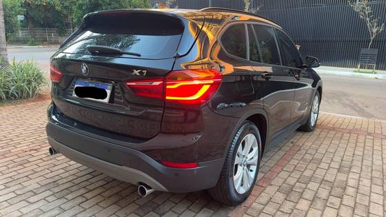 BMW X1 2.0 16V TURBO ACTIVEFLEX SDRIVE20I 4P AUTOMÁTICO — foto 3