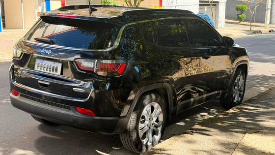 JEEP COMPASS 1.3 T270 TURBO FLEX LONGITUDE AT6 — foto 3