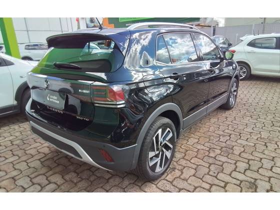 VOLKSWAGEN T-CROSS 1.4 250 TSI TOTAL FLEX HIGHLINE AUTOMÁTICO — foto 4