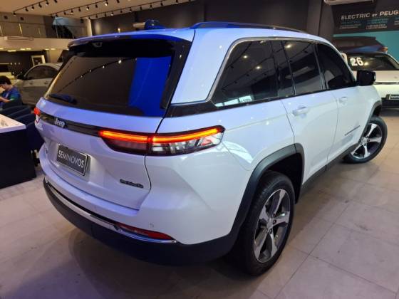 JEEP GRAND CHEROKEE 2.0 TURBO HÍBRIDO 4XE AT8 — foto 3
