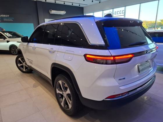 JEEP GRAND CHEROKEE 2.0 TURBO HÍBRIDO 4XE AT8 — foto 5