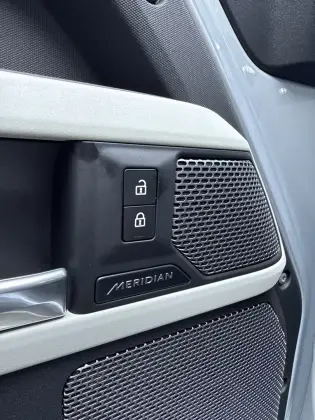 LAND ROVER DEFENDER 2.0 P300 GASOLINA 110 SE AWD AUTOMÁTICO — foto 14
