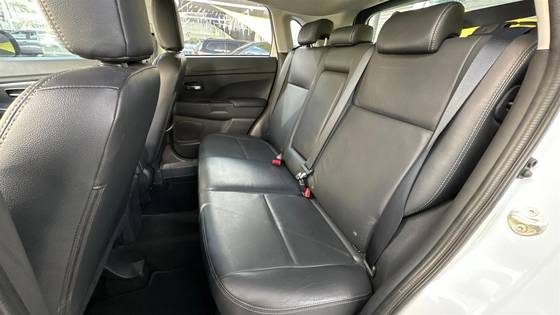 MITSUBISHI OUTLANDER SPORT 2.0 MIVEC FLEX HPE AUTOMÁTICO — foto 17