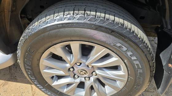 TOYOTA HILUX SW4 2.8 D-4D TURBO DIESEL SRX 7L 4X4 AUTOMÁTICO — foto 11