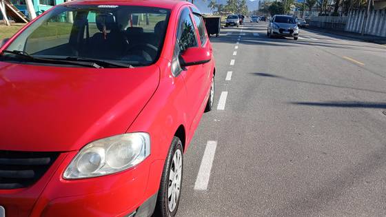 VOLKSWAGEN FOX 1.6 MI PLUS 8V FLEX 4P MANUAL — foto 2