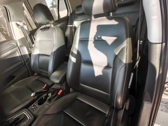 VOLKSWAGEN GOLF 1.0 200 TSI TOTAL FLEX COMFORTLINE TIPTRONIC — foto 7