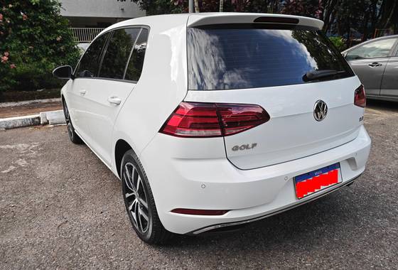 VOLKSWAGEN GOLF 1.0 200 TSI TOTAL FLEX COMFORTLINE TIPTRONIC — foto 4