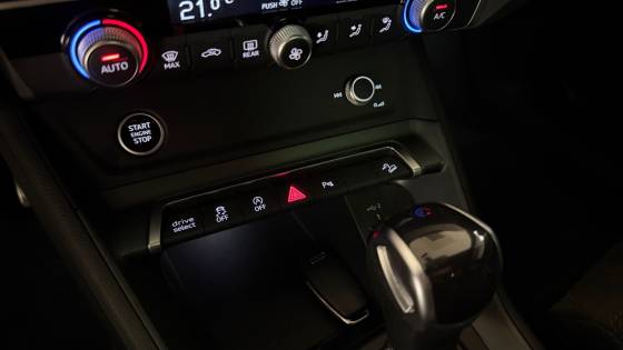 AUDI Q3 2.0 40 TFSI GASOLINA PERFORMANCE BLACK QUATTRO TIPTRONIC — foto 13