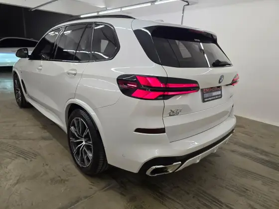BMW X5 3.0 I6 TURBO HÍBRIDO XDRIVE50E M SPORT AUTOMÁTICO — foto 5