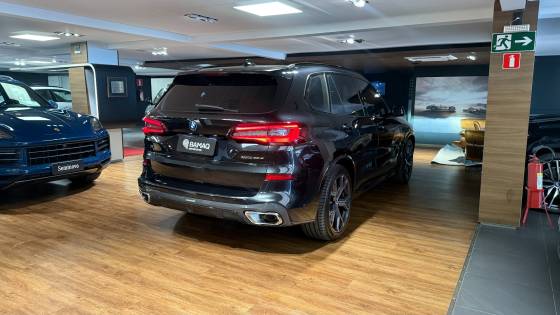 BMW X5 3.0 I6 TURBO HÍBRIDO XDRIVE45E M SPORT AUTOMÁTICO — foto 4