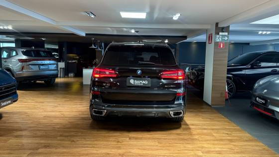 BMW X5 3.0 I6 TURBO HÍBRIDO XDRIVE45E M SPORT AUTOMÁTICO — foto 5