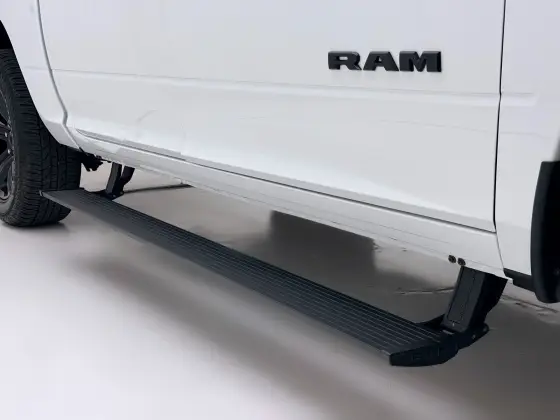 RAM CLASSIC 5.7 V8 GASOLINA LARAMIE NIGHT EDITION CD 4X4 AUTOMÁTICO — foto 8
