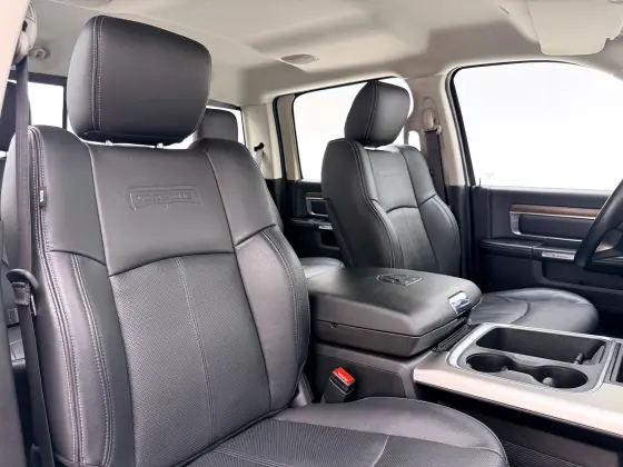 RAM CLASSIC 5.7 V8 GASOLINA LARAMIE NIGHT EDITION CD 4X4 AUTOMÁTICO — foto 14
