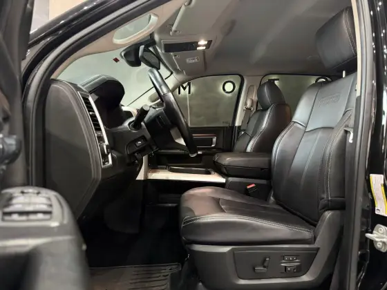 RAM CLASSIC 5.7 V8 GASOLINA LARAMIE NIGHT EDITION CD 4X4 AUTOMÁTICO — foto 11