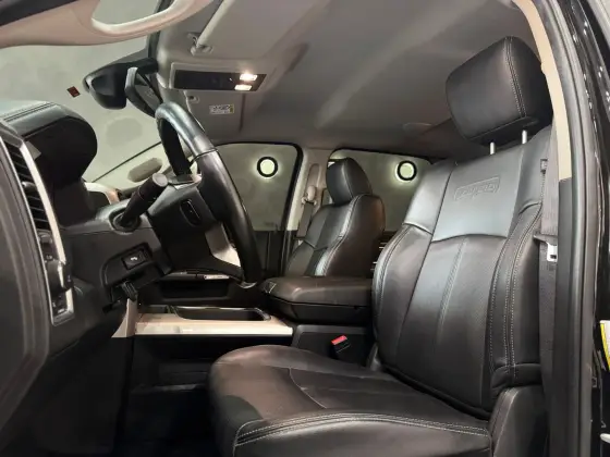 RAM CLASSIC 5.7 V8 GASOLINA LARAMIE NIGHT EDITION CD 4X4 AUTOMÁTICO — foto 12