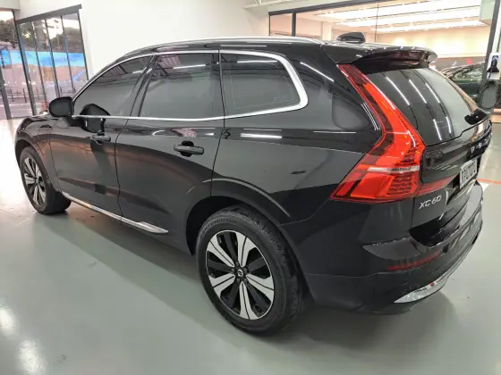 VOLVO XC60 2.0 T8 RECHARGE PLUS AWD GEARTRONIC — foto 4