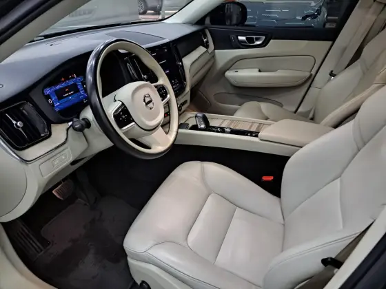 VOLVO XC60 2.0 T8 RECHARGE PLUS AWD GEARTRONIC — foto 5