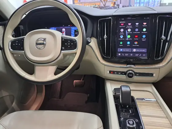 VOLVO XC60 2.0 T8 RECHARGE PLUS AWD GEARTRONIC — foto 6