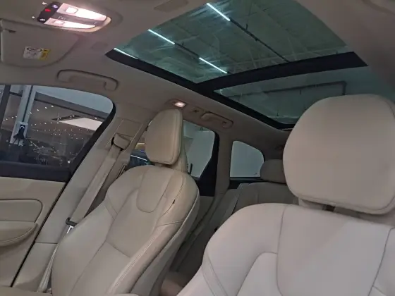 VOLVO XC60 2.0 T8 RECHARGE PLUS AWD GEARTRONIC — foto 8