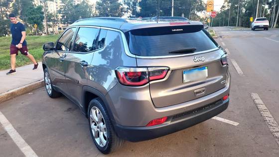 JEEP COMPASS 2.0 16V FLEX LONGITUDE AUTOMÁTICO — foto 4