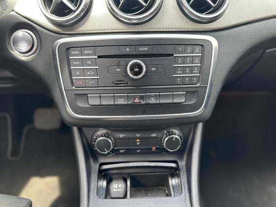 MERCEDES-BENZ CLA 200 1.6 URBAN 16V FLEX 4P AUTOMÁTICO — foto 17