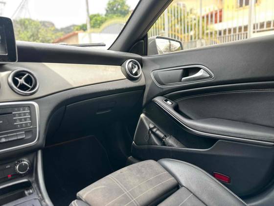 MERCEDES-BENZ CLA 200 1.6 URBAN 16V FLEX 4P AUTOMÁTICO — foto 18