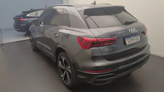 AUDI Q3 2.0 40 TFSI GASOLINA PERFORMANCE BLACK QUATTRO TIPTRONIC — foto 4