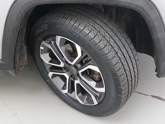 JEEP COMMANDER 1.3 T270 TURBO FLEX LIMITED AT6 — foto 13