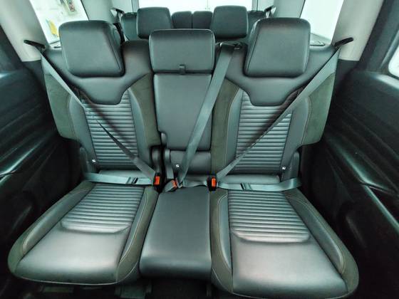 JEEP COMMANDER 1.3 T270 TURBO FLEX LIMITED AT6 — foto 18