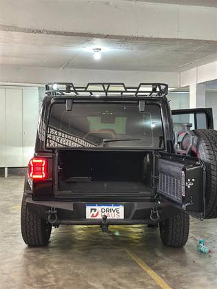 JEEP WRANGLER 2.0 TURBO GASOLINA SAHARA 4P 4X4 AT8 — foto 3