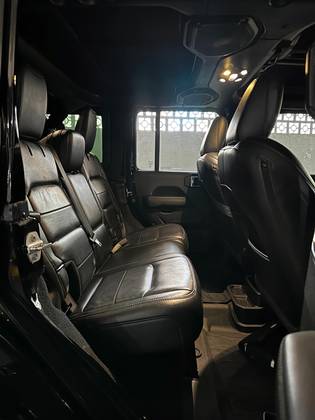JEEP WRANGLER 2.0 TURBO GASOLINA SAHARA 4P 4X4 AT8 — foto 4