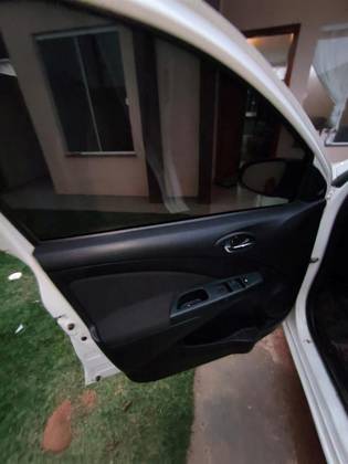 TOYOTA ETIOS 1.3 X 16V FLEX 4P MANUAL — foto 6