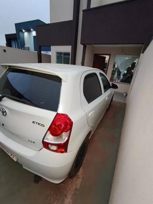 TOYOTA ETIOS 1.3 X 16V FLEX 4P MANUAL — foto 3