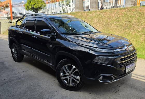 FIAT TORO 2.0 16V TURBO DIESEL VOLCANO 4WD AT9 FIAT TORO 2.0 16V TURBO DIESEL VOLCANO 4WD AT9