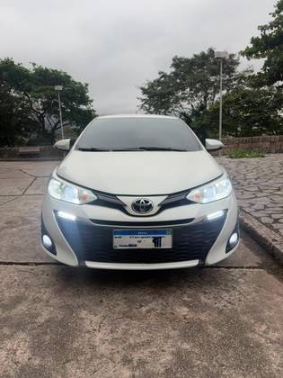 TOYOTA YARIS 1.3 16V FLEX XL PLUS TECH MULTIDRIVE TOYOTA YARIS 1.3 16V FLEX XL PLUS TECH MULTIDRIVE