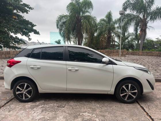 TOYOTA YARIS 1.3 16V FLEX XL PLUS TECH MULTIDRIVE — foto 3