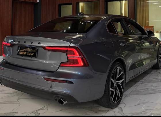 VOLVO S60 2.0 T4 MOMENTUM GASOLINA 4P AUTOMÁTICO — foto 5