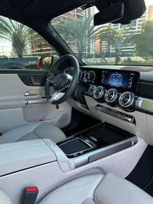 MERCEDES-BENZ GLB 220 2.0 MHEV PROGRESSIVE 4MATIC 8G-DCT — foto 8