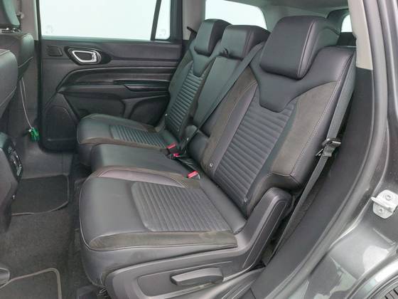 JEEP COMMANDER 1.3 T270 TURBO FLEX LIMITED AT6 — foto 17