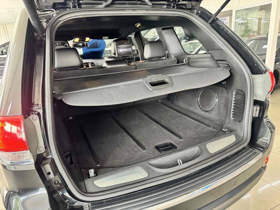 JEEP GRAND CHEROKEE 3.0 LIMITED 4X4 V6 24V TURBO DIESEL 4P AUTOMÁTICO — foto 12