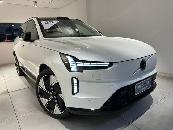 Carro P8 RECHARGE TWIN ELECTRIC PERFORMANCE ULTRA AWD