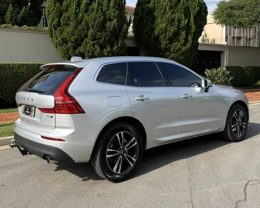 VOLVO XC60 2.0 T5 GASOLINA MOMENTUM AWD GEARTRONIC — foto 5